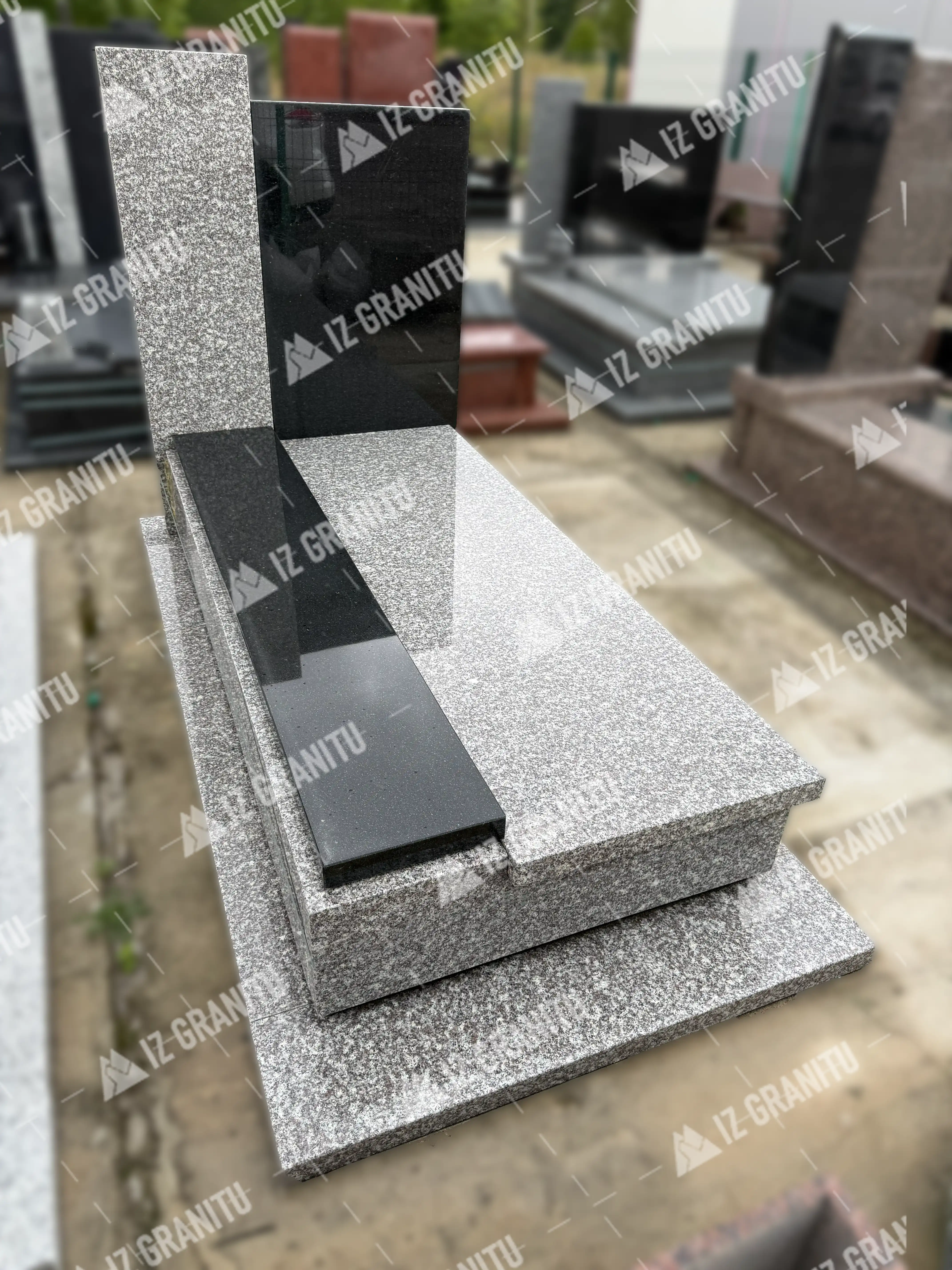 Одинарний пам'ятник 28
